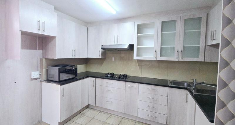 2 Bedroom Property for Sale in Zonnebloem Western Cape